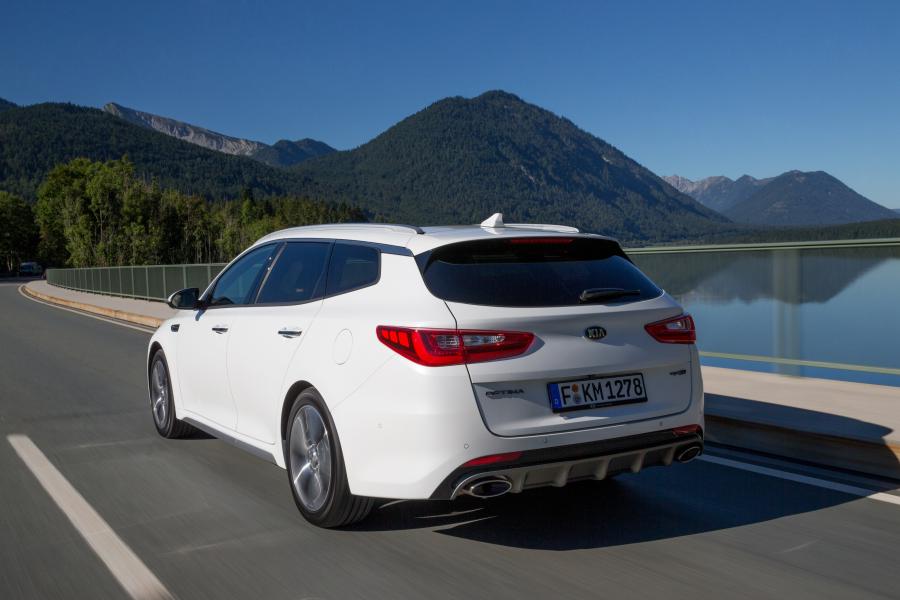  Kia Optima Sportswagon GT Line 2016 года  (WW) (фото 30 из 31)